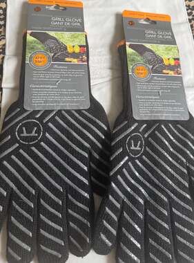 Set of two-  Outset Professional High-Temperature Grill Glove Set (Size L/XL)